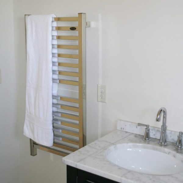 Amba Quadro Q2142 16 Bar Hardwired Towel Warmer